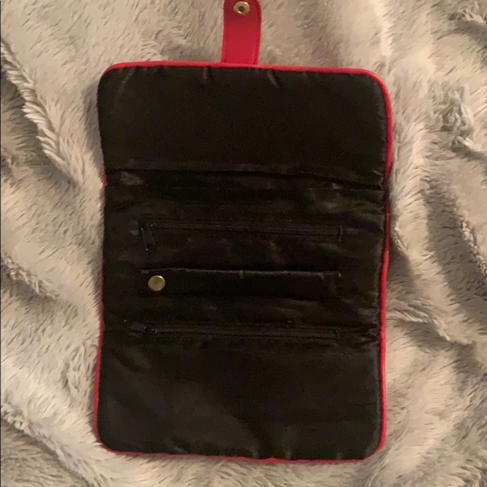 Red Wallet - Picture 4 of 7